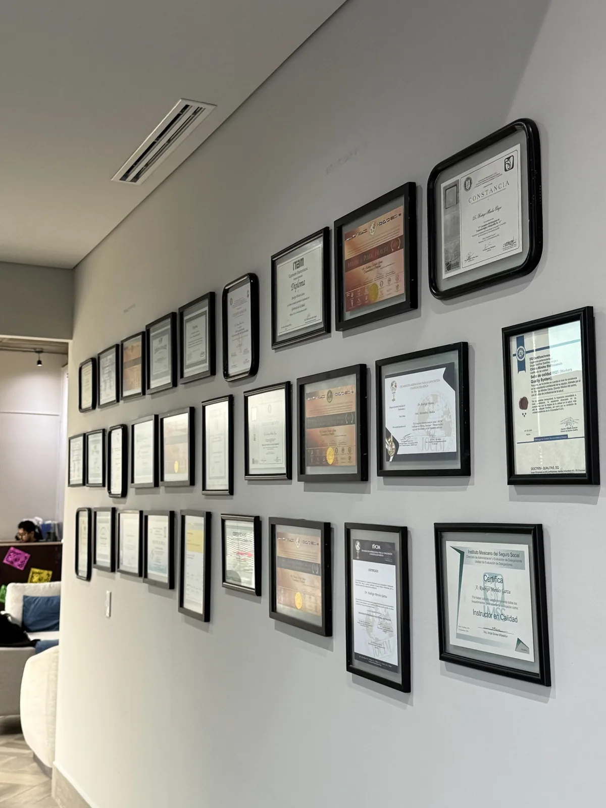 Diplomas y certificaciones